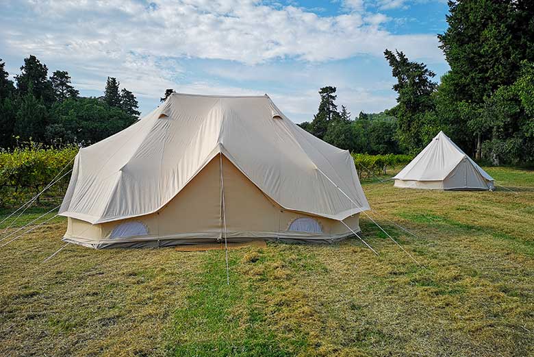 location tente mariage invites au chateau estoublon